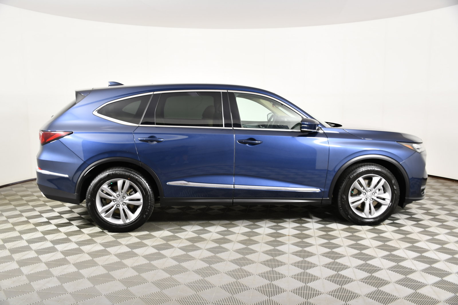 Used 2025 Acura MDX SH-AWD image 5