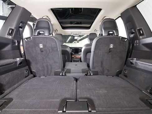 Certified 2024 Volvo XC90 T8 Plus w/ Protection Package Premier AWD/4WD image 27