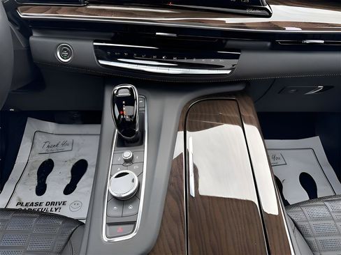 Used 2024 Cadillac Escalade Premium Luxury Platinum image 40