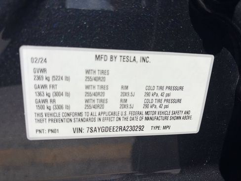 Used 2024 Tesla Model Y Long Range AWD/4WD image 38