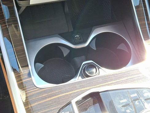 Used 2023 BMW X7 xDrive40i w/ Premium Package image 30