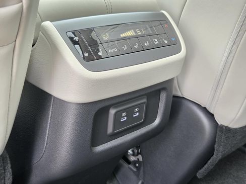 New 2026 Nissan Pathfinder SL w/ SL Premium Package FWD image 17