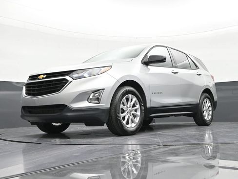 Used 2019 Chevrolet Equinox LS FWD image 20