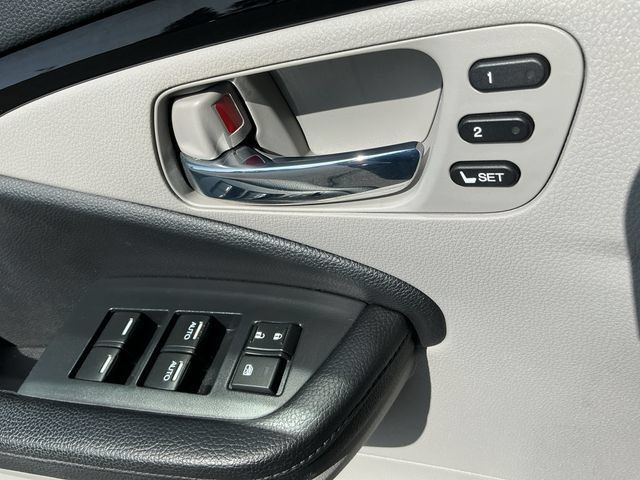 Used 2021 Honda Pilot Touring image 12