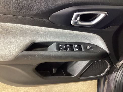 Used 2024 Jeep Compass Sport AWD/4WD image 13