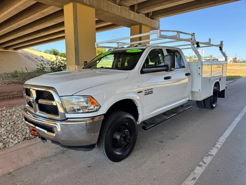 Used 2018 RAM 3500 Tradesman w/ Chrome Appearance Group AWD/4WD image 7