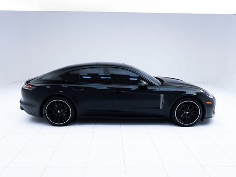 Used 2022 Porsche Panamera Platinum Edition image 8