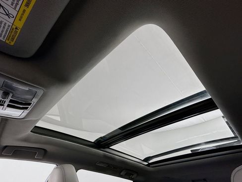 Certified 2018 Toyota Highlander Limited Platinum image 21