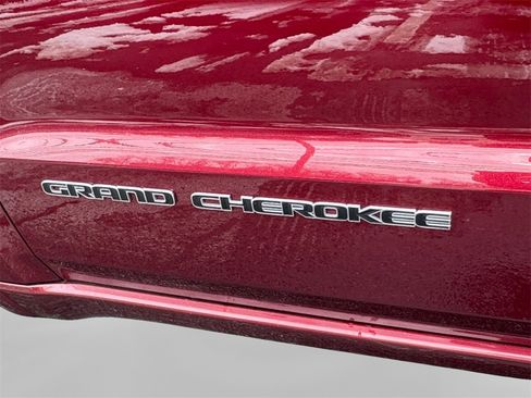 Certified 2021 Jeep Grand Cherokee Overland image 38