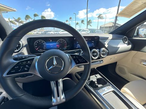 Used 2025 Mercedes-Benz GLA 250 4MATIC image 21