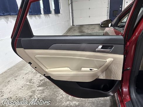 Used 2016 Hyundai Sonata SE FWD image 19
