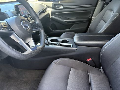 Used 2022 Nissan Altima 2.5 S FWD image 14