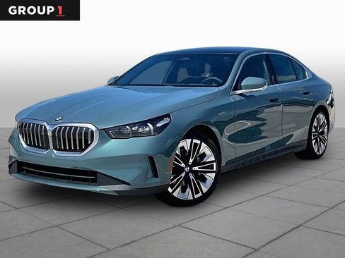 Used 2026 BMW 530i RWD image 1