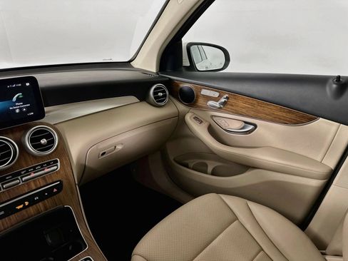 Used 2022 Mercedes-Benz GLC 300 4MATIC image 23