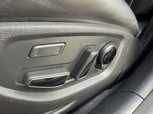 Used 2018 Genesis G80 3.8 w/ Option Group 03 image 27