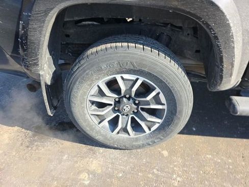 Used 2023 Toyota Tacoma TRD Sport image 11