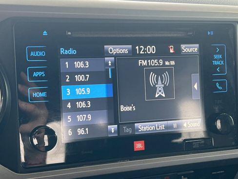 Used 2018 Toyota Tacoma Limited image 14