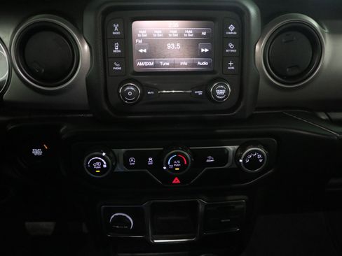 Used 2021 Jeep Wrangler Unlimited Sport image 23