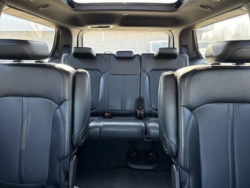 Used 2024 Jeep Wagoneer Series III w/ Premium Group I image 22