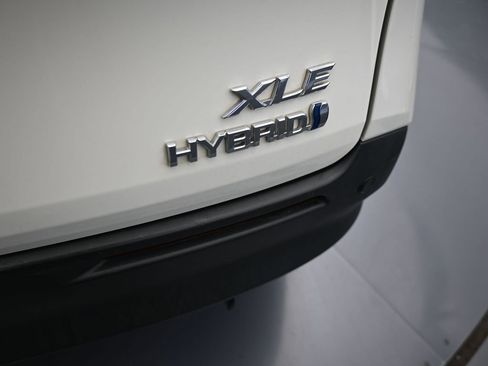 Used 2021 Toyota Sienna XLE image 43