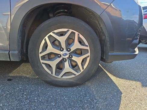 Used 2023 Subaru Forester Premium image 6