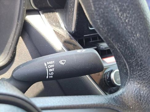 Used 2025 Toyota Corolla LE FWD image 14