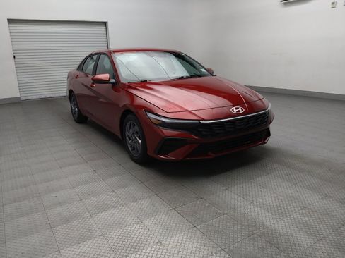 Used 2024 Hyundai Elantra SEL FWD image 13