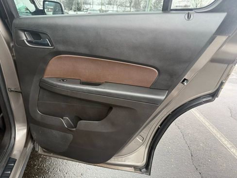 Used 2011 Chevrolet Equinox LT w/ Chrome Appearance Package image 19