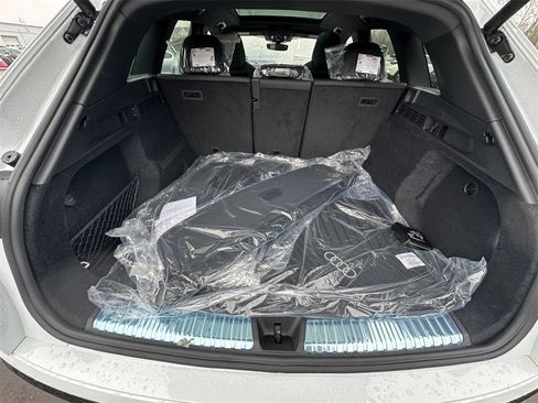 New 2025 Audi SQ5 Premium Plus image 27