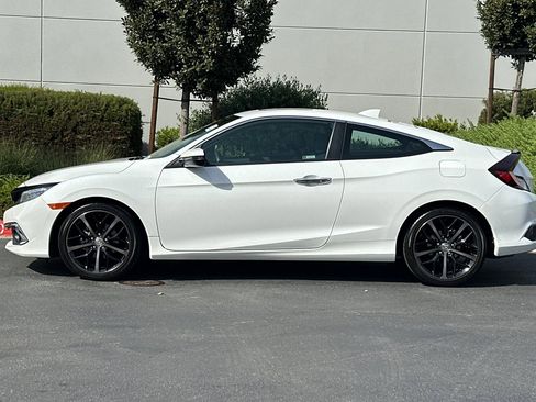 Used 2019 Honda Civic Touring image 8