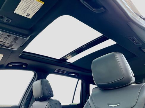 Used 2022 Cadillac XT6 Premium Luxury image 21