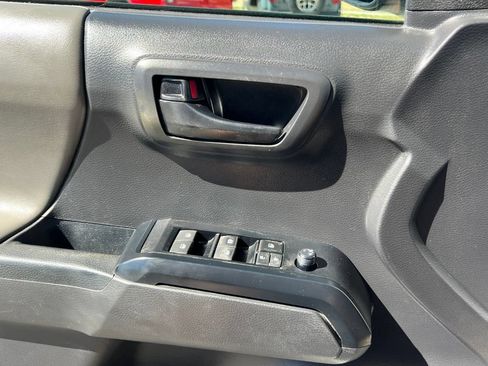 Used 2022 Toyota Tacoma SR AWD/4WD image 27