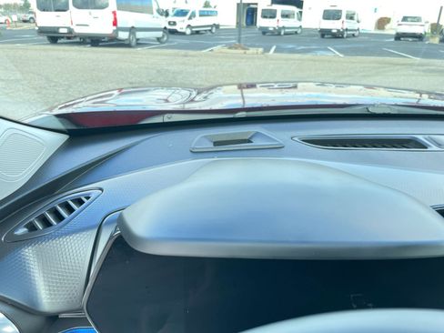 Used 2025 Chevrolet Trax LT w/ LT Convenience Package image 34