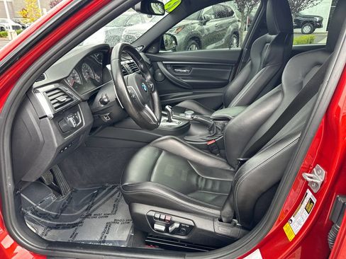 Used 2018 BMW M3 RWD image 12