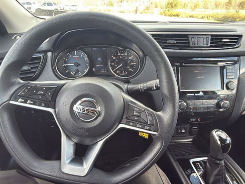 Used 2020 Nissan Rogue Sport S image 27