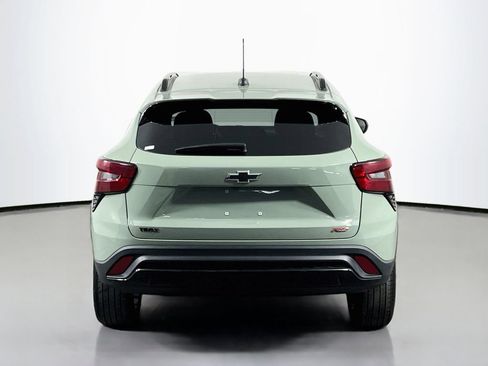 Used 2024 Chevrolet Trax RS w/ Sunroof Package FWD image 6