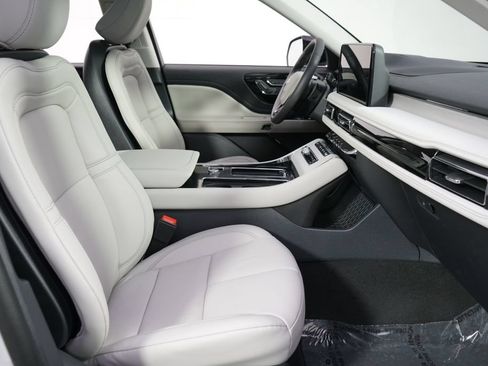 New 2026 Lincoln Aviator Reserve AWD/4WD image 16