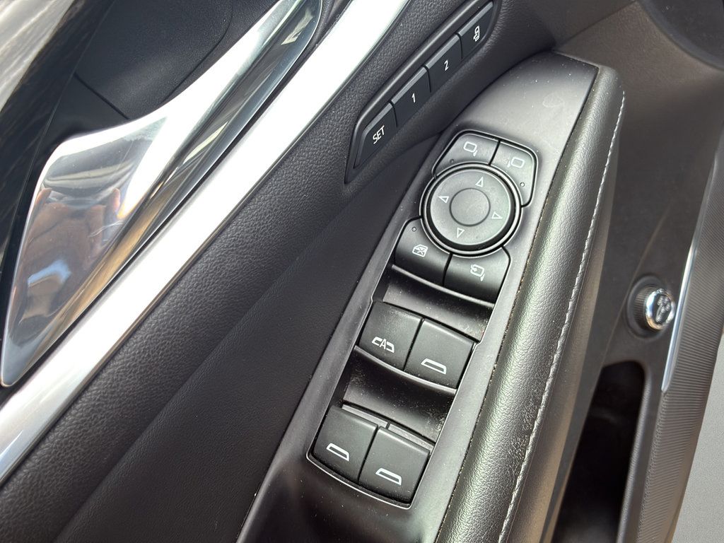 Used 2020 Buick Enclave Avenir w/ Avenir Technology Package FWD image 21