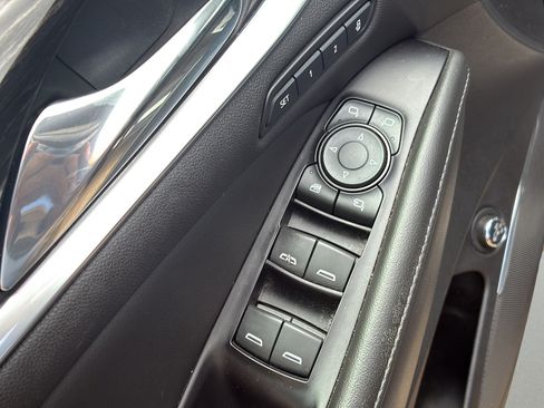 Used 2020 Buick Enclave Avenir w/ Avenir Technology Package FWD image 21