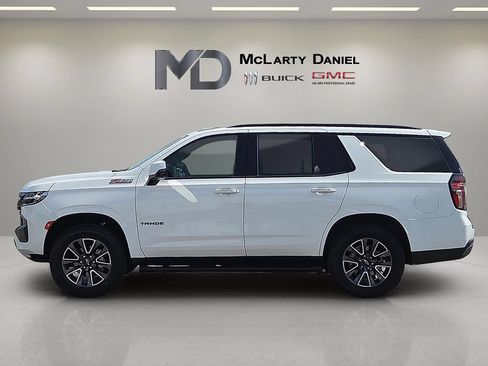 Used 2023 Chevrolet Tahoe Z71 w/ Luxury Package AWD/4WD image 2