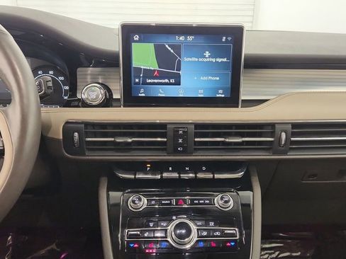 Used 2021 Lincoln Corsair AWD w/ Equipment Group 101A image 12