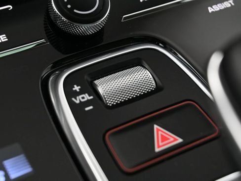Certified 2023 Porsche Panamera 4 AWD/4WD image 30