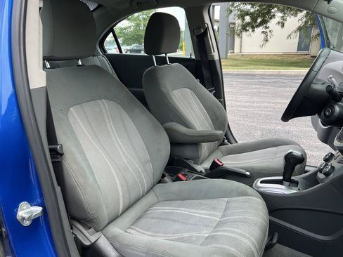Used 2017 Chevrolet Sonic LT FWD image 29