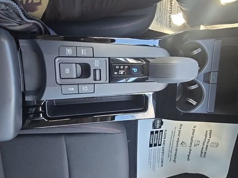 New 2025 Toyota Prius Plug-In Hybrid FWD image 18