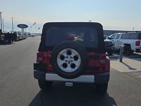 Used 2014 Jeep Wrangler Unlimited Sahara w/ Mopar Chrome Edition Group image 8