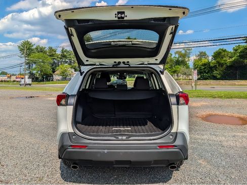 Used 2023 Toyota RAV4 XLE AWD/4WD image 7