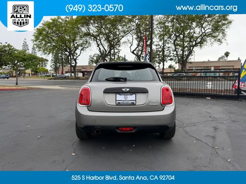 Used 2016 MINI Cooper 4-Door Hardtop image 5