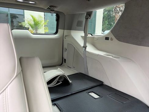 Used 2023 Cadillac Escalade Sport Platinum w/ Heavy-Duty Trailer Package AWD/4WD image 5