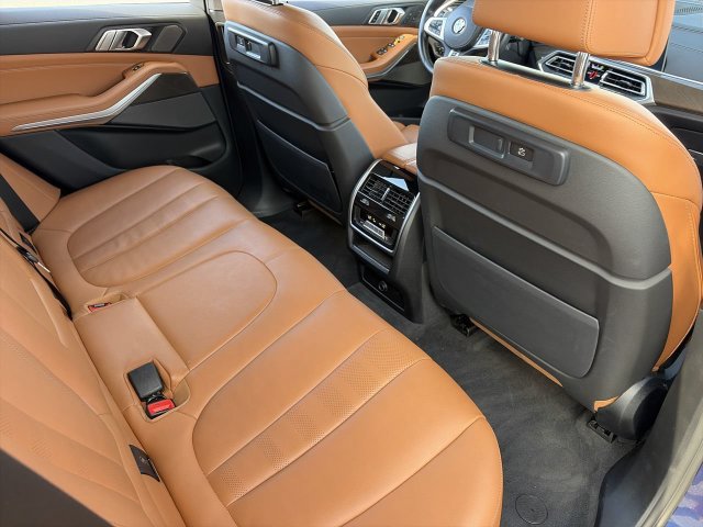 Used 2022 BMW X5 M50i AWD/4WD image 14