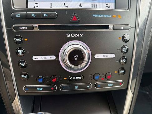 Used 2018 Ford Explorer Platinum AWD/4WD image 25